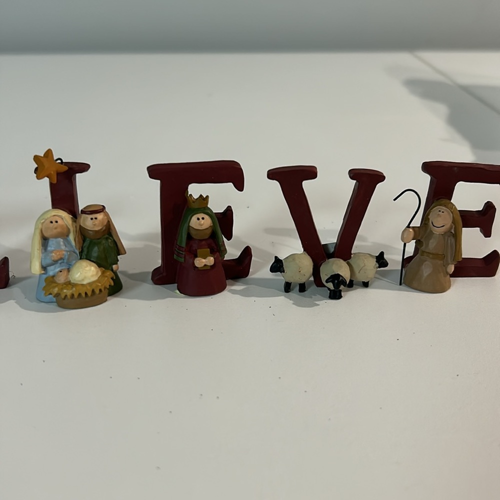 BRAND NEW Believe Nativity Set - Picture 5 of 5